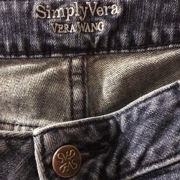 Vera Wang Simply Vera Straight Jeans - Size 4 Reg - Picture 2 of 6